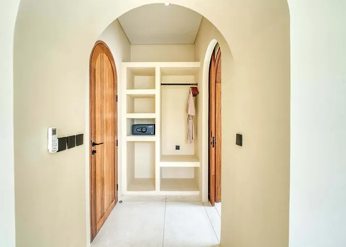 Villa Dream 1 - 2br Luxury 8mins Walk To