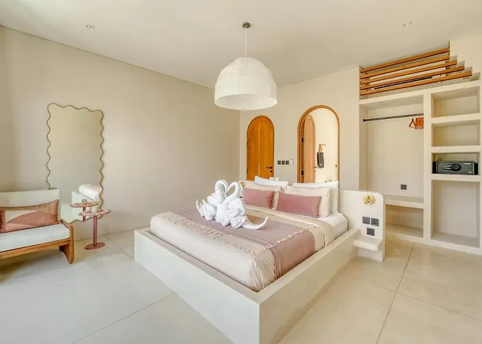 Dream 1 - 2br Luxury 8mins Walk To