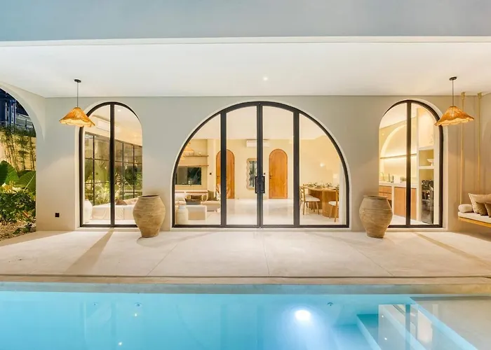 Dream 1 - 2br Luxury 8mins Walk To *